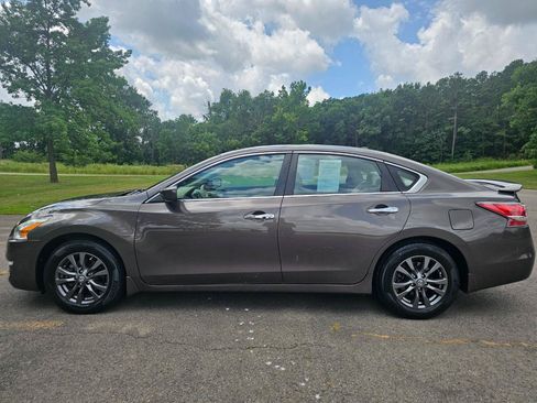 Used 2015 Nissan Altima 2.5 S w/ Special Edition Package FWD image 9