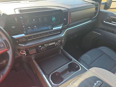 Used 2024 Chevrolet Silverado 2500 High Country w/ High Country Premium Package AWD/4WD image 20
