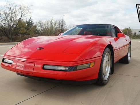 Used 1993 Chevrolet Corvette Coupe image 2