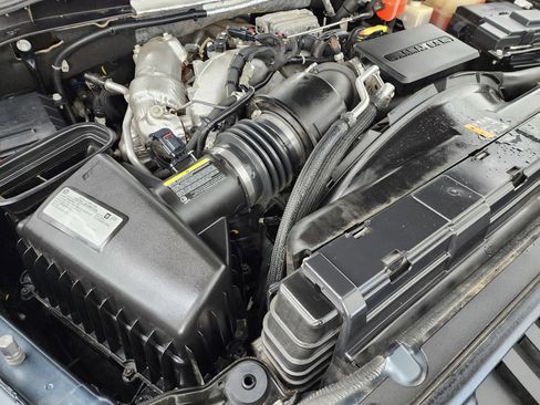 Used 2020 Chevrolet Silverado 2500 LT w/ Convenience Package image 19