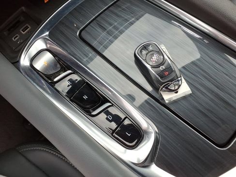 Certified 2024 Buick Enclave Essence FWD image 12