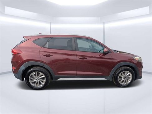 Used 2017 Hyundai Tucson SE Plus image 2