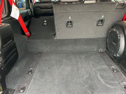 Used 2023 Jeep Wrangler Unlimited Rubicon 4xe image 16