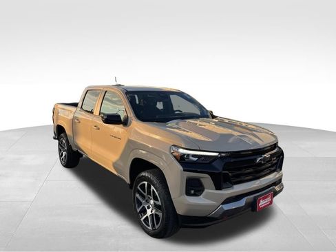 Used 2023 Chevrolet Colorado Z71 w/ Advanced Trailering Package AWD/4WD image 39