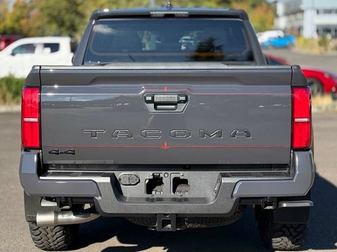 Used 2026 Toyota Tacoma TRD Off-Road AWD/4WD image 4