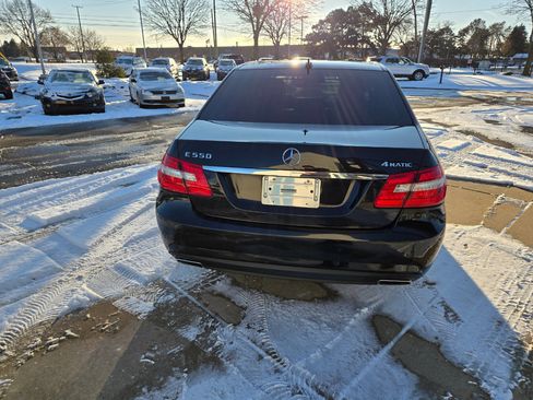 Used 2010 Mercedes-Benz E 550 4MATIC Sedan image 6