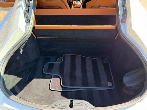 Used 2021 Aston Martin V8 Vantage Coupe image 34