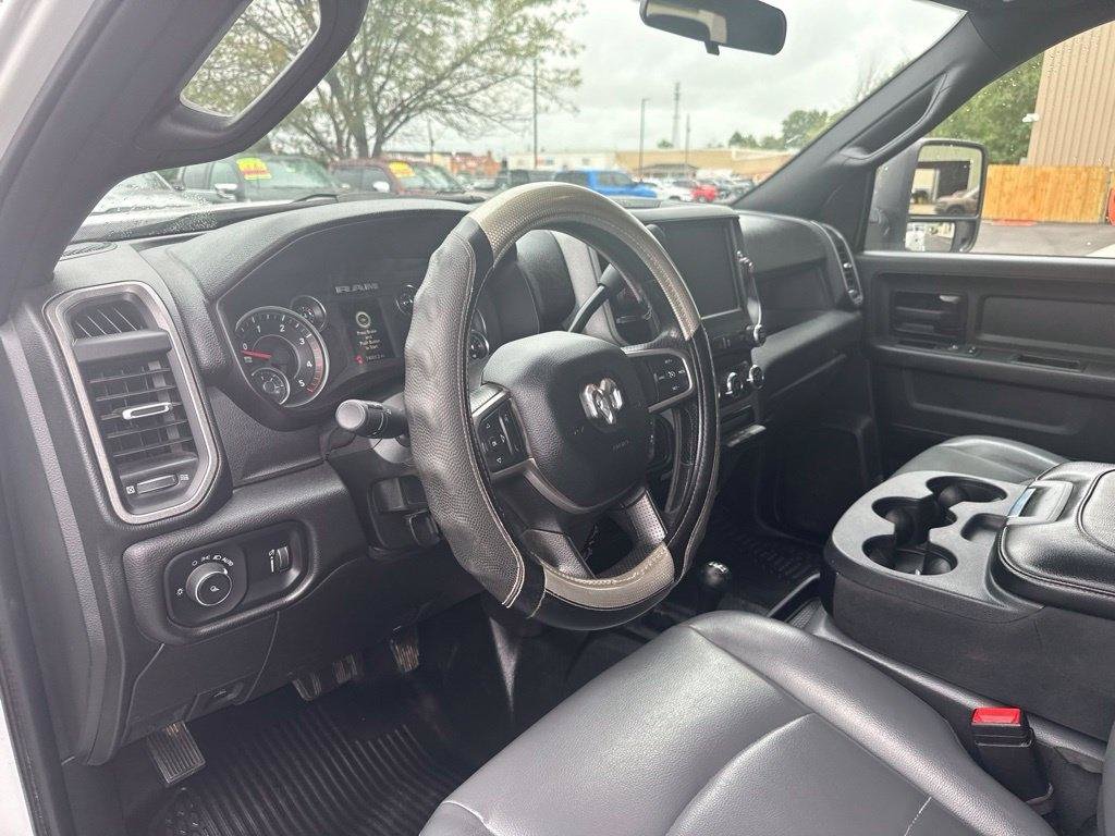 Used 2024 RAM 3500 Tradesman w/ Chrome Appearance Group AWD/4WD image 8