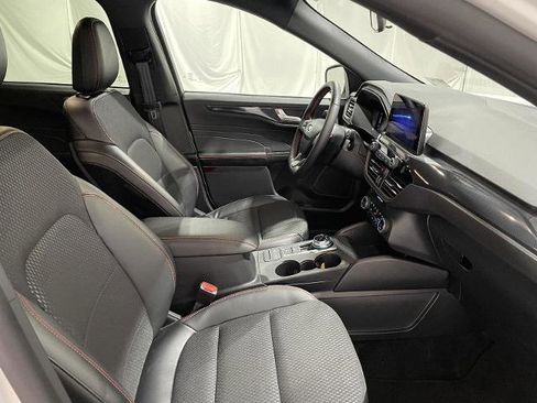 Certified 2025 Ford Escape ST-Line w/ Cold Weather Package image 20