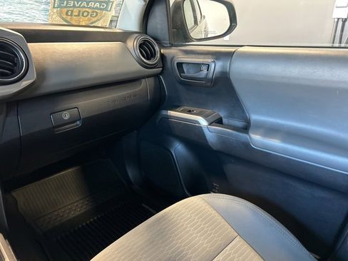 Used 2019 Toyota Tacoma SR5 image 21