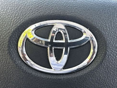 Used 2019 Toyota Prius XLE w/ Advanced Technology Package AWD/4WD image 32