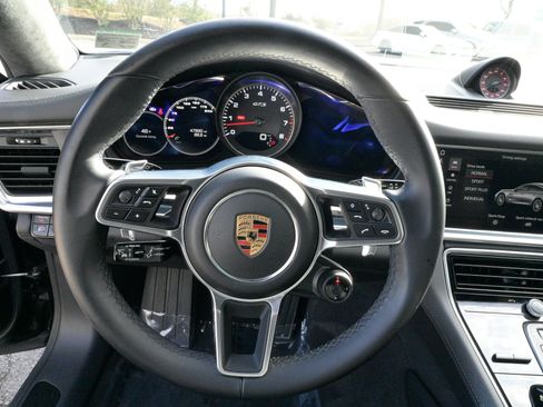 Used 2019 Porsche Panamera GTS image 24