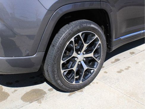 Used 2023 Jeep Grand Cherokee Summit image 12