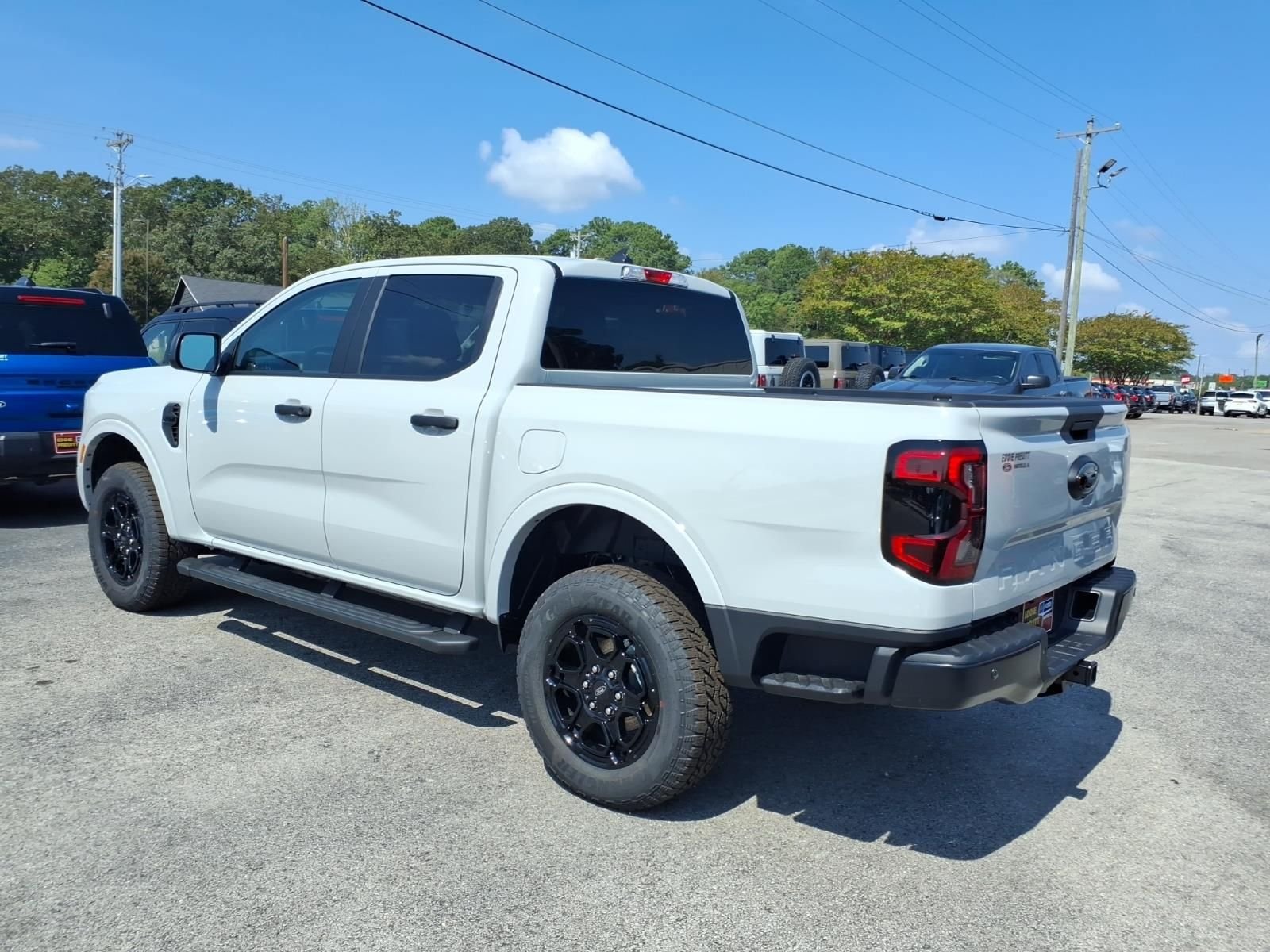 New 2026 Ford Ranger XLT w/ Black Appearance Package RWD image 3