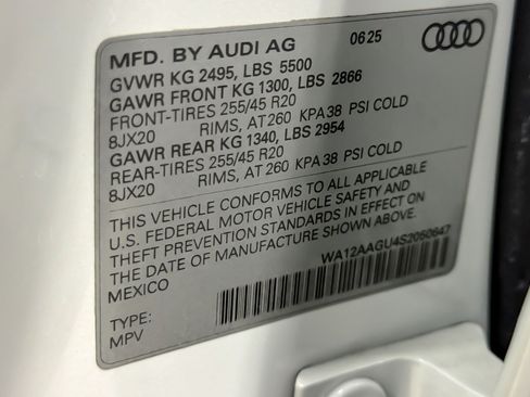 Used 2025 Audi Q5 Premium Plus w/ Premium Plus AWD/4WD image 27