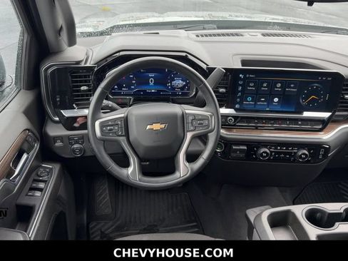 Used 2023 Chevrolet Silverado 1500 LT w/ Convenience Package II AWD/4WD image 13