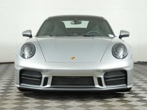 Certified 2025 Porsche 911 Carrera RWD image 10