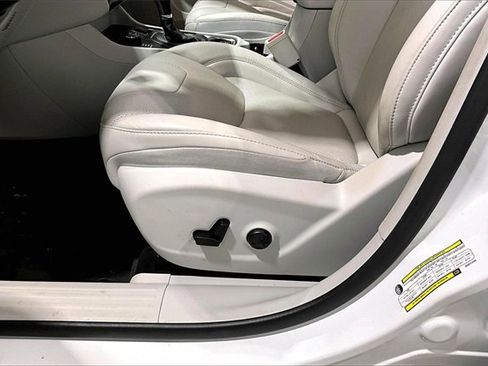 Used 2021 Jeep Cherokee Latitude Lux w/ Sun & Sound Group image 19