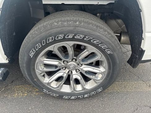 Used 2023 RAM 1500 Laramie AWD/4WD image 6