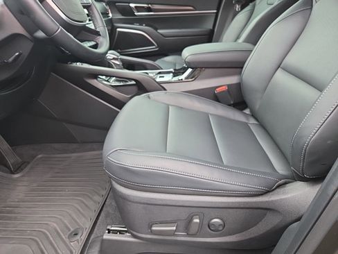 Used 2025 Kia Telluride S FWD image 8