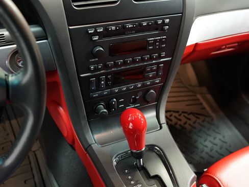 Used 2002 Ford Thunderbird image 33