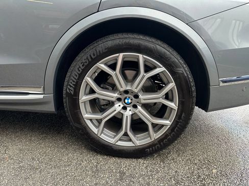Used 2024 BMW X7 xDrive40i AWD/4WD image 3