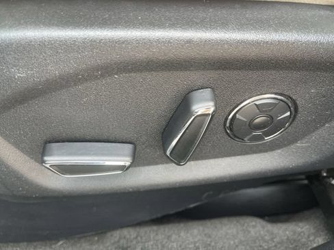 Used 2018 Ford Explorer Platinum AWD/4WD image 12