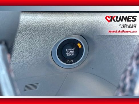 Used 2019 Chrysler Pacifica Touring-L FWD image 35