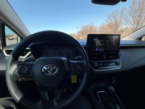 Used 2025 Toyota Corolla LE image 8