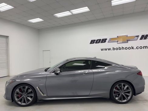 Used 2018 INFINITI Q60 Red Sport 400 w/ Sensory Package 3.0T Sport image 8