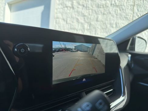 New 2026 Chevrolet Trax ACTIV w/ Sunroof Package FWD image 14