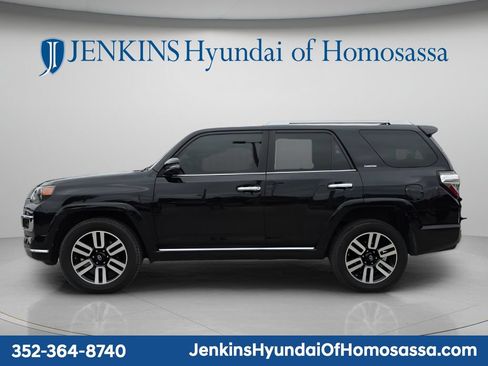 Used 2021 Toyota 4Runner Limited AWD/4WD image 8