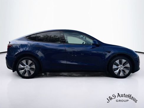 Used 2023 Tesla Model Y Long Range AWD/4WD image 8