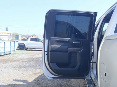 Used 2021 Chevrolet Silverado 2500 LTZ w/ Z71 Off-Road Package AWD/4WD image 29