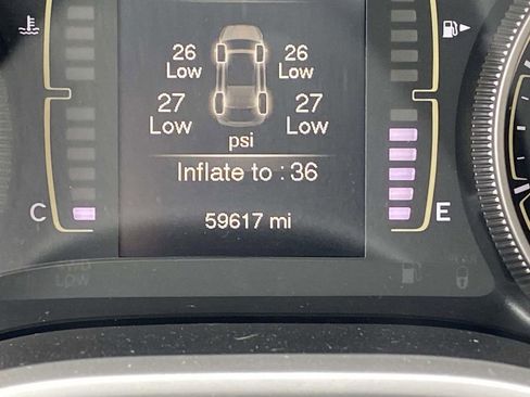 Used 2018 Jeep Cherokee Latitude Plus w/ Comfort/Convenience Group image 24