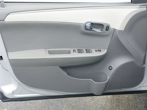 Used 2011 Chevrolet Malibu LS FWD image 9