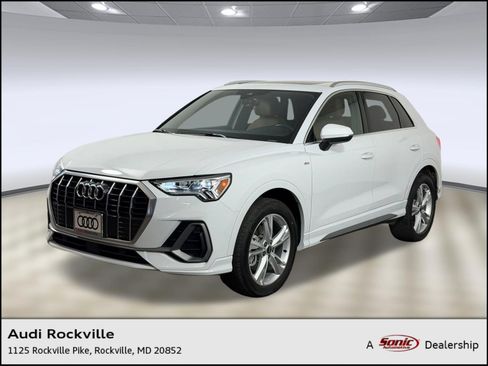Used 2023 Audi Q3 2.0T Premium w/ Convenience Package AWD/4WD image 1