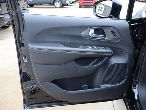 New 2026 Chrysler Pacifica Select FWD image 7