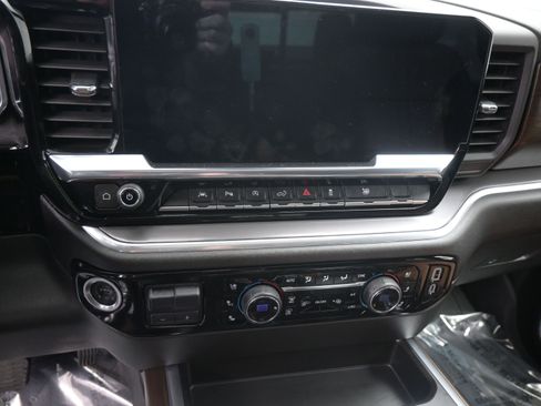 Used 2024 Chevrolet Silverado 1500 High Country w/ High Country Premium Package image 16