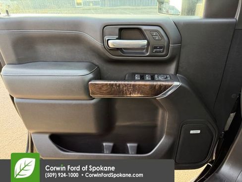 Used 2022 GMC Sierra 2500 Denali w/ Denali Black Diamond Edition image 23