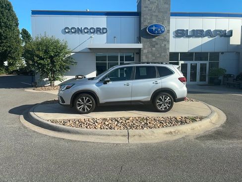 Used 2022 Subaru Forester Limited w/ Popular Package #2 AWD/4WD image 1