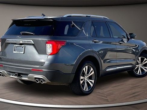 Used 2020 Ford Explorer Platinum image 2