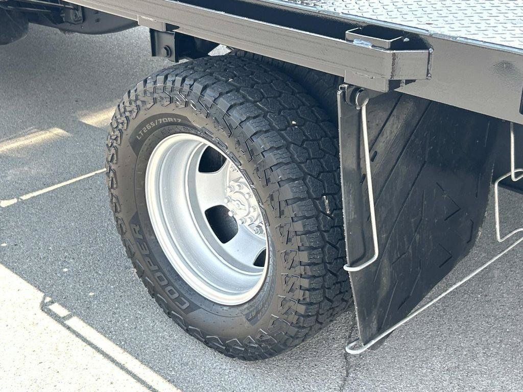 Used 2024 RAM 3500 Tradesman w/ Chrome Appearance Group AWD/4WD image 19