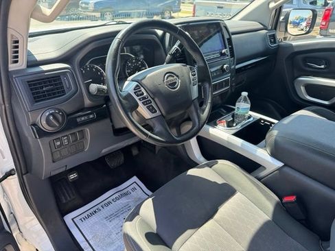 Used 2022 Nissan Titan SV RWD image 12