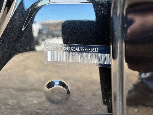 Used 2025 Kia Soul LX w/ LX Technology Package image 27