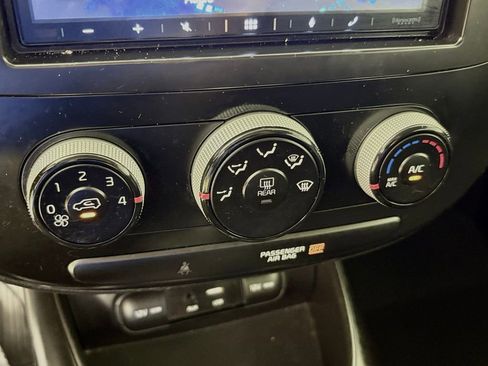 Used 2019 Kia Soul FWD image 23