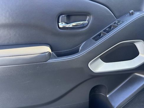 Certified 2022 Nissan Frontier SV w/ Technology Package image 18