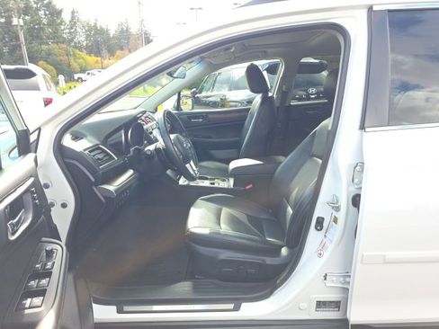 Used 2017 Subaru Outback 3.6R Limited image 9