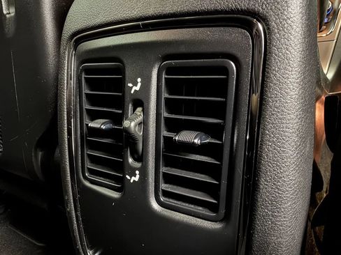Used 2021 Jeep Grand Cherokee Laredo AWD/4WD image 20