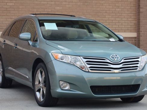 Used 2011 Toyota Venza AWD w/ Convenience Pkg image 4